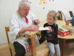 Vyřezávání vánočních ozdob 29.11. 2017 013