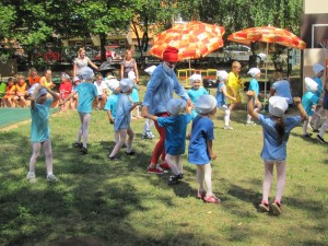 Zahradní sluníčková slavnost - pasování školáků 21.6.2017 044